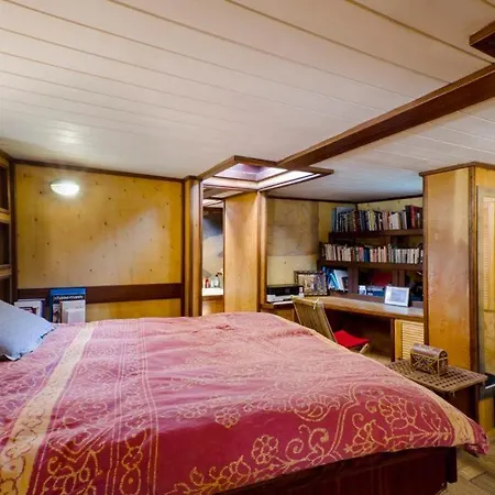 Hotel en barco Unic Boat In Old Harbour *